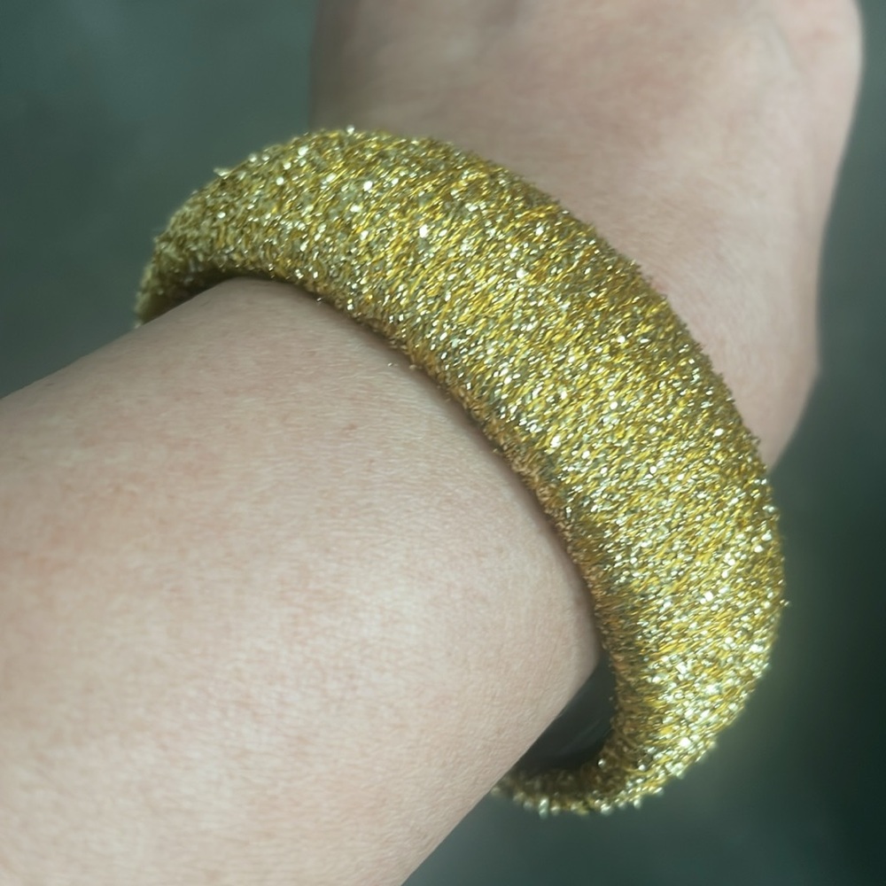 Vintage EUC Sparkle Thread Like Thick Gold Bracelet